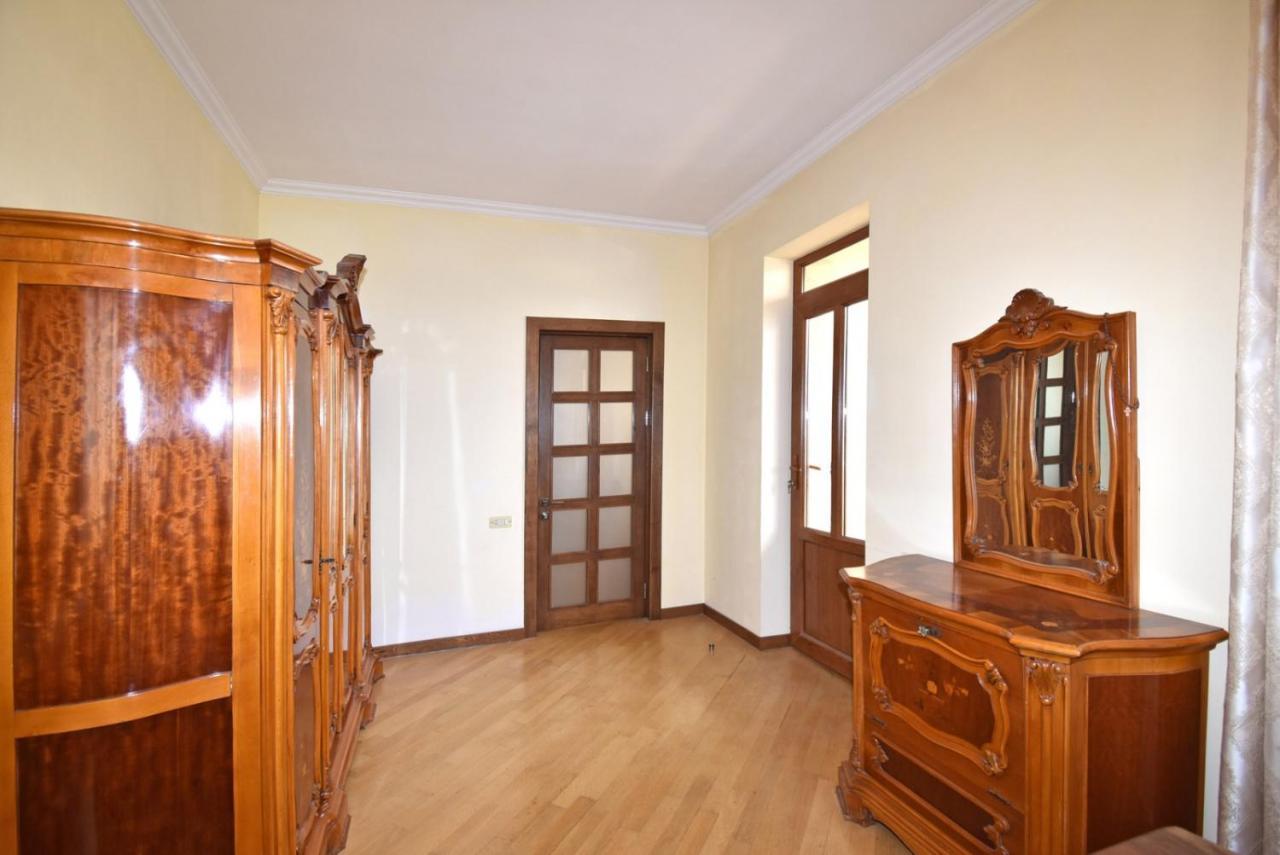Homestay At City Center Erévan Extérieur photo
