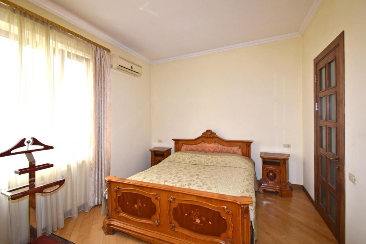 Homestay At City Center Erévan Extérieur photo